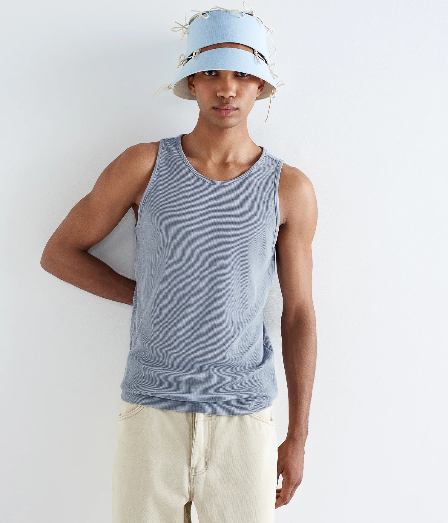 BOW BUCKET HAT IN BLUE & BEIGE